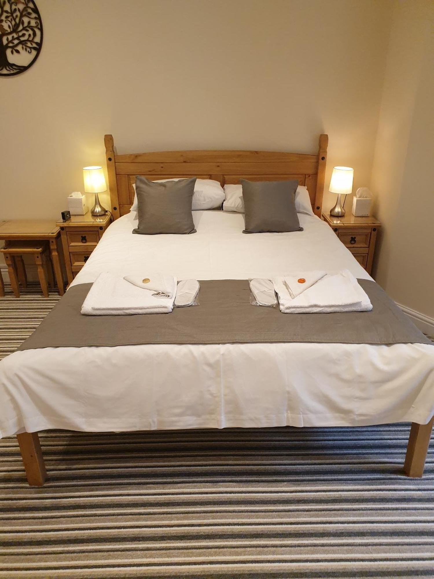 Appletorre House Holiday Flats - Pet Friendly And Private Parking Torquay Bagian luar foto