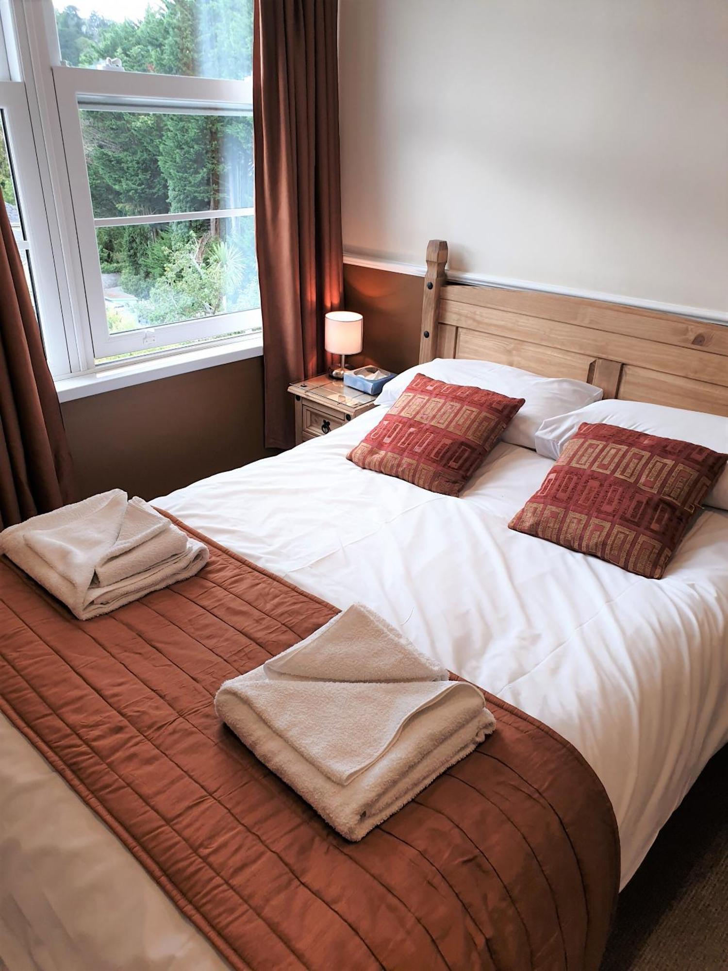 Appletorre House Holiday Flats - Pet Friendly And Private Parking Torquay Ruang foto