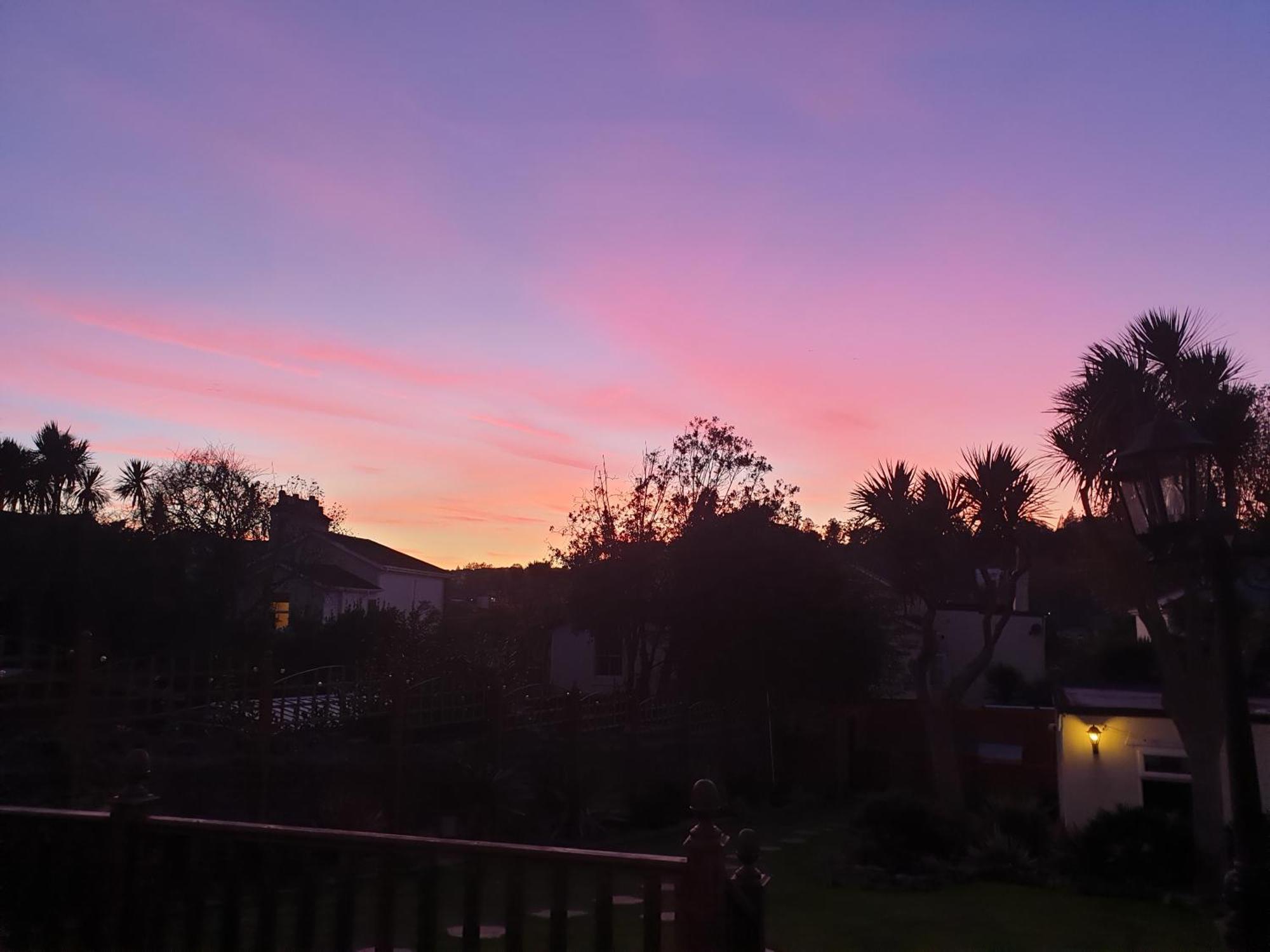 Appletorre House Holiday Flats - Pet Friendly And Private Parking Torquay Bagian luar foto